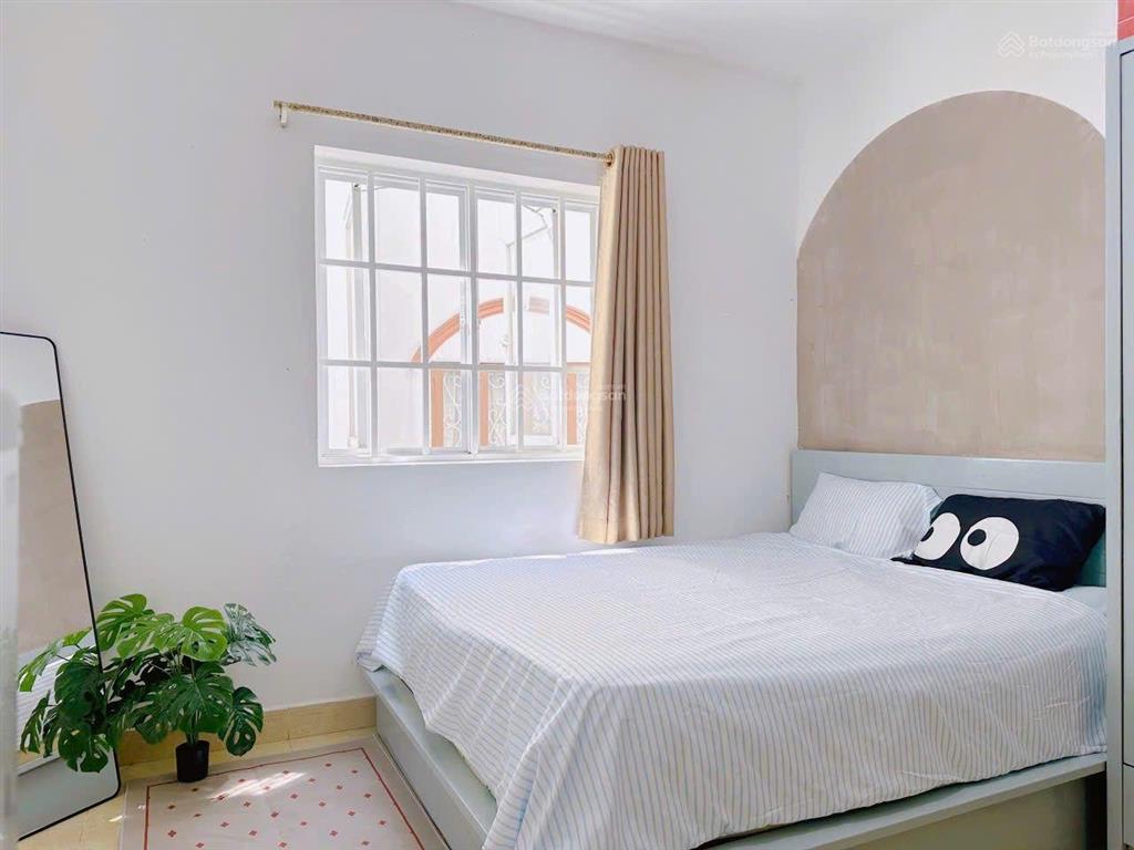 Chdv nhà xe rộng + thang máy , bảo vệ, hệ thống pccc đầy đủ nội thất như hình gần chợ bà chiểu