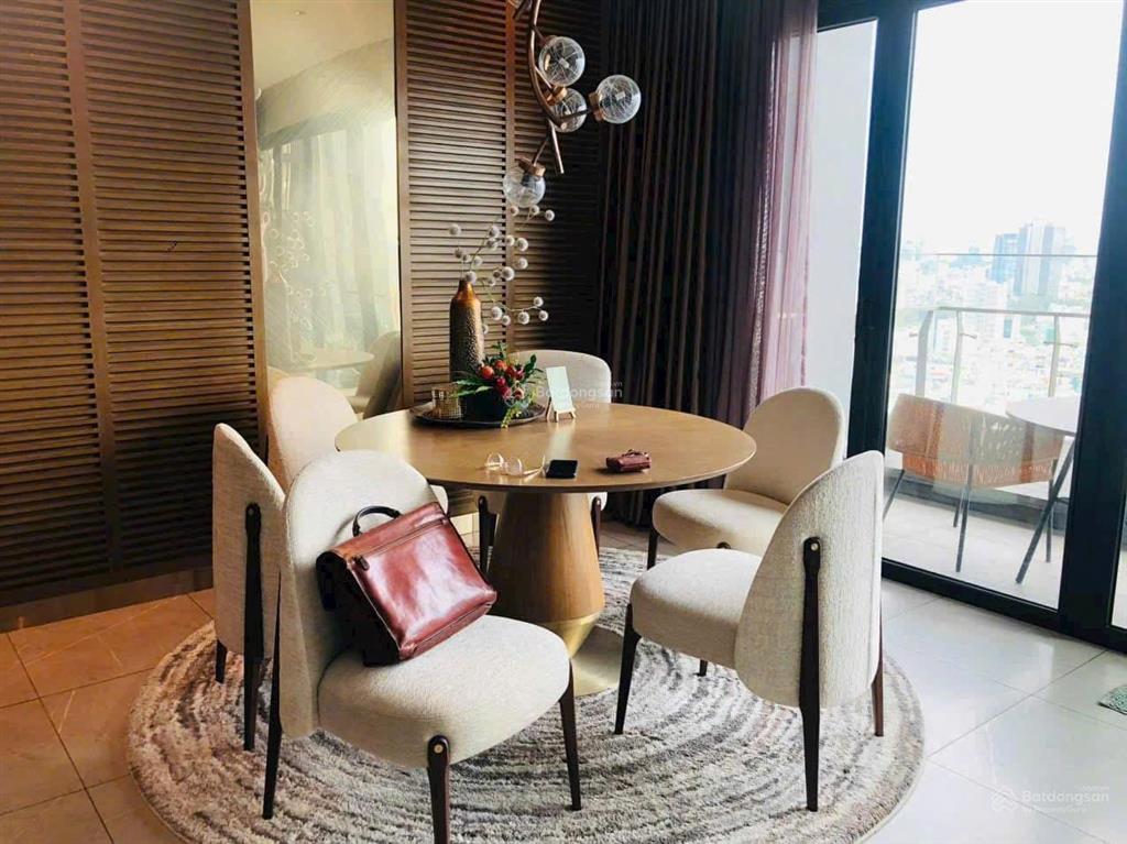 Bán ch hùng vương plaza, 2,5 tỷ, 60m2, 2pn + 1wc.