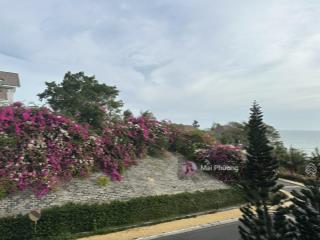 Chủ cần tiền bán nhanh căn nhà tâm huyết  góc block f hướng đông nam, view được biển, nội thất cc