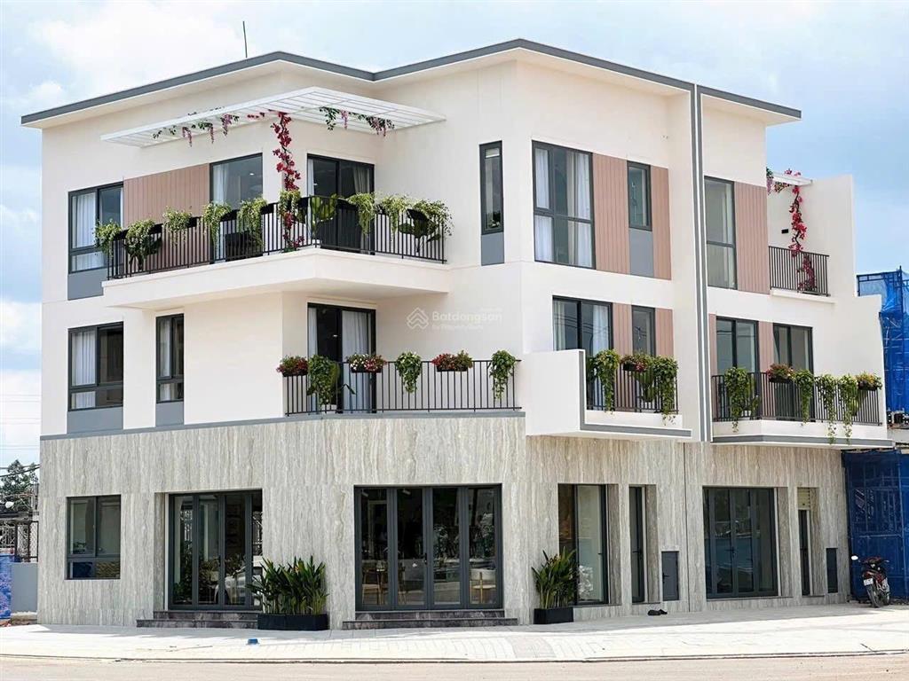 Bán đất trung tâm dầu giây 18 triệu/m2, sổ hồng, tc 100% ngân hàng cho vay 70%.  0936 633 ***