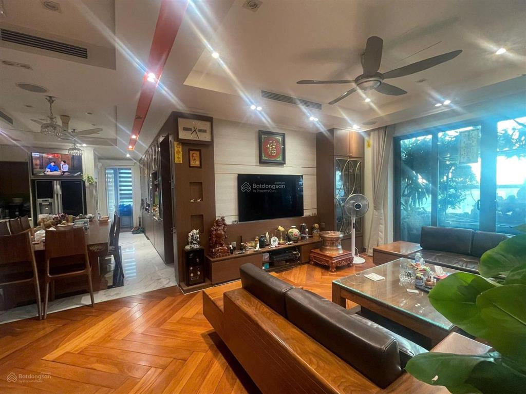 Bán căn hộ veam building số 689 lạc long quân diện tích 140m căn góc đông nam đông bắc