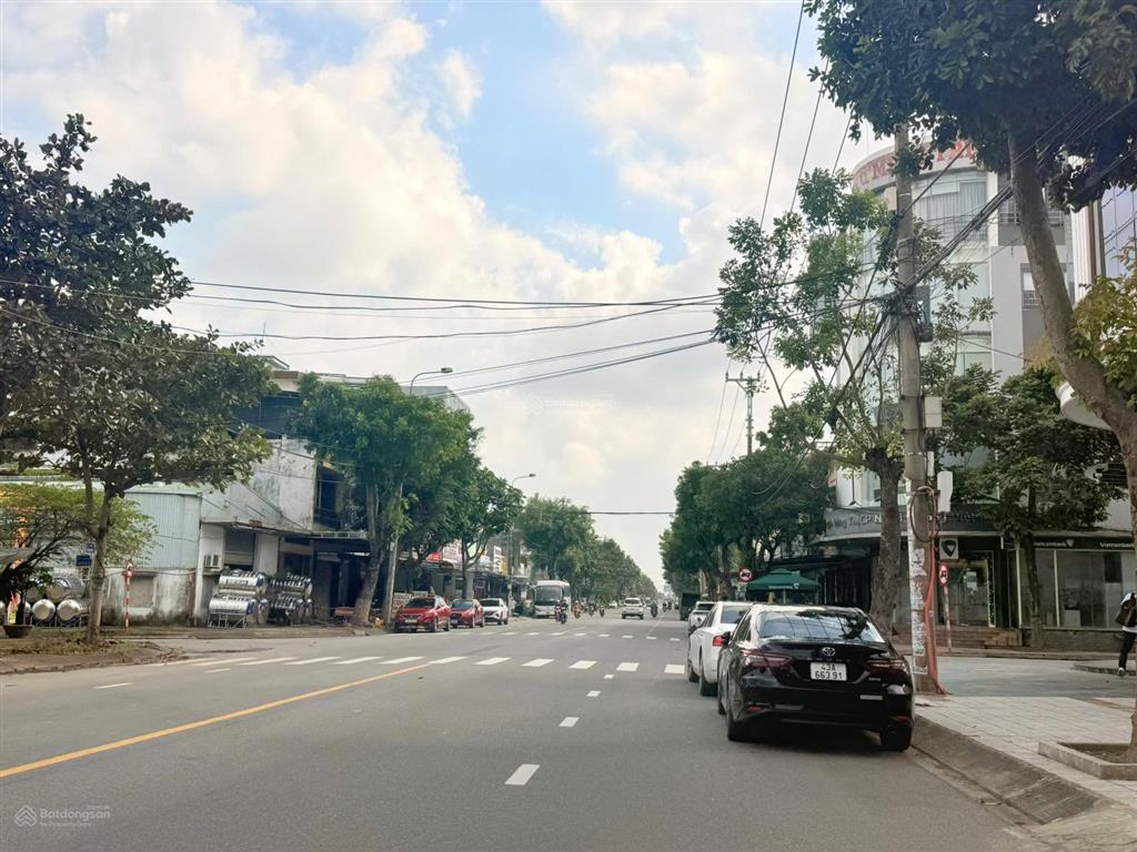 Bán đất diện tích lớn 865m2 mặt tiền quốc lộ 1a miếu bông giá 19ty700