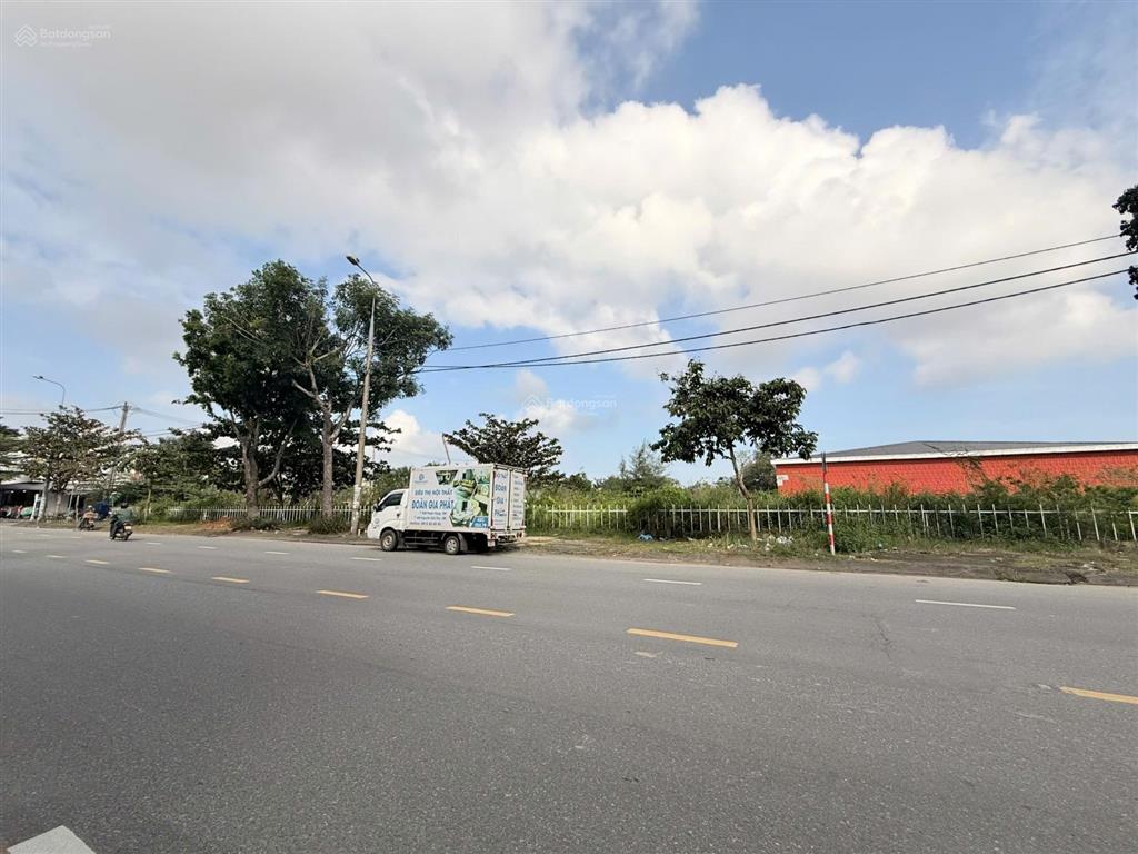 Bán đất diện tích lớn 865m2 mặt tiền quốc lộ 1a miếu bông giá 19ty700