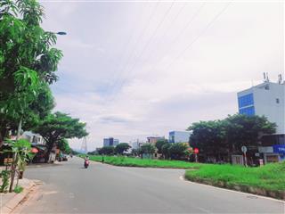 Bán nhà 2,5 tầng 2 lô liền kề 29 tháng 3, dt 206m2 hướng tây bắc, sát đường võ chí công