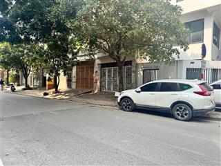 Hơn 200tr/m2 mặt phố văn quán kinh doanh sầm uất. 100m2 x 5t dòng tiền 50tr/tháng không lỗi gì