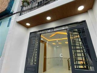 Chủ chuyển công tác bán nhà phố 2 tầng bến vân đồn, q4 39,2m2/2 tỷ680 triệu 2pn ở hoặc cho thuê tốt