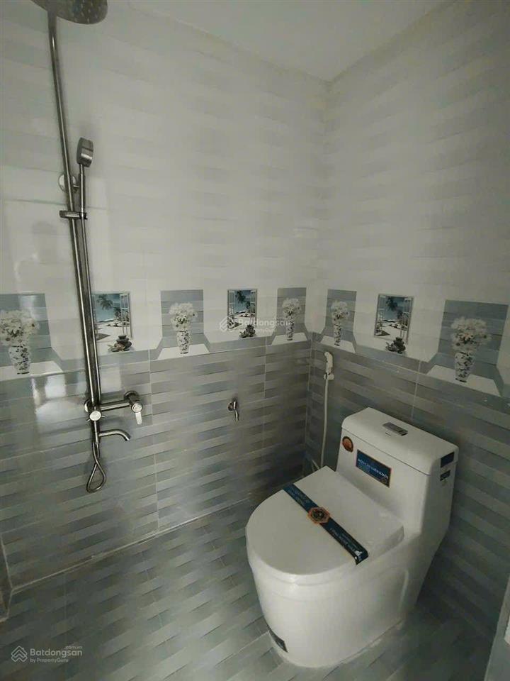 Chủ chuyển công tác bán nhà phố 2 tầng bến vân đồn, q4 39,2m2/ 2pn ở hoặc cho thuê tốt