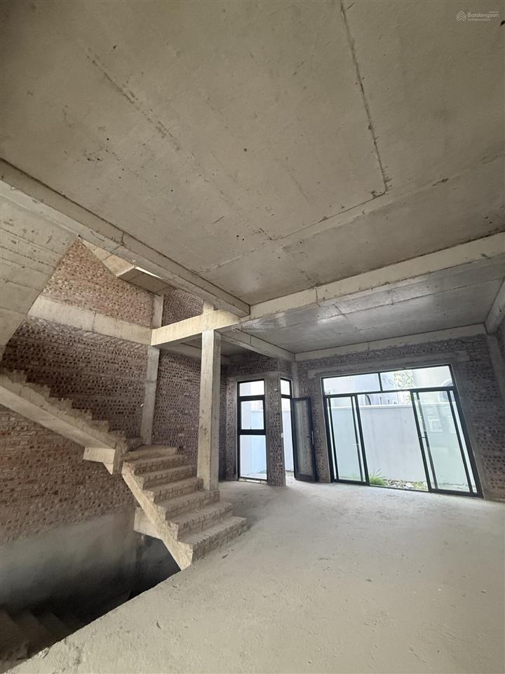 Biệt thự ciputra tây hồ 140m2 mt 7m thiết kế 4 tầng 1 hầm  ck cao 10%, nhận nhà ở ngay