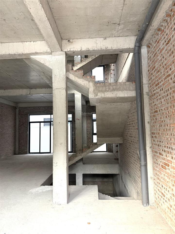 Biệt thự ciputra tây hồ 140m2 mt 7m thiết kế 4 tầng 1 hầm  ck cao 10%, nhận nhà ở ngay