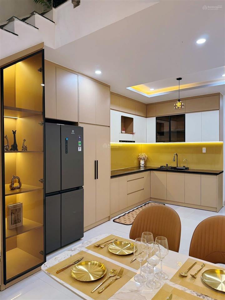 Tin được không ngay q.1 8tỷ990 nguyễn thị minh khai, có sẵn dòng tiền cho thuê 37tr/tháng