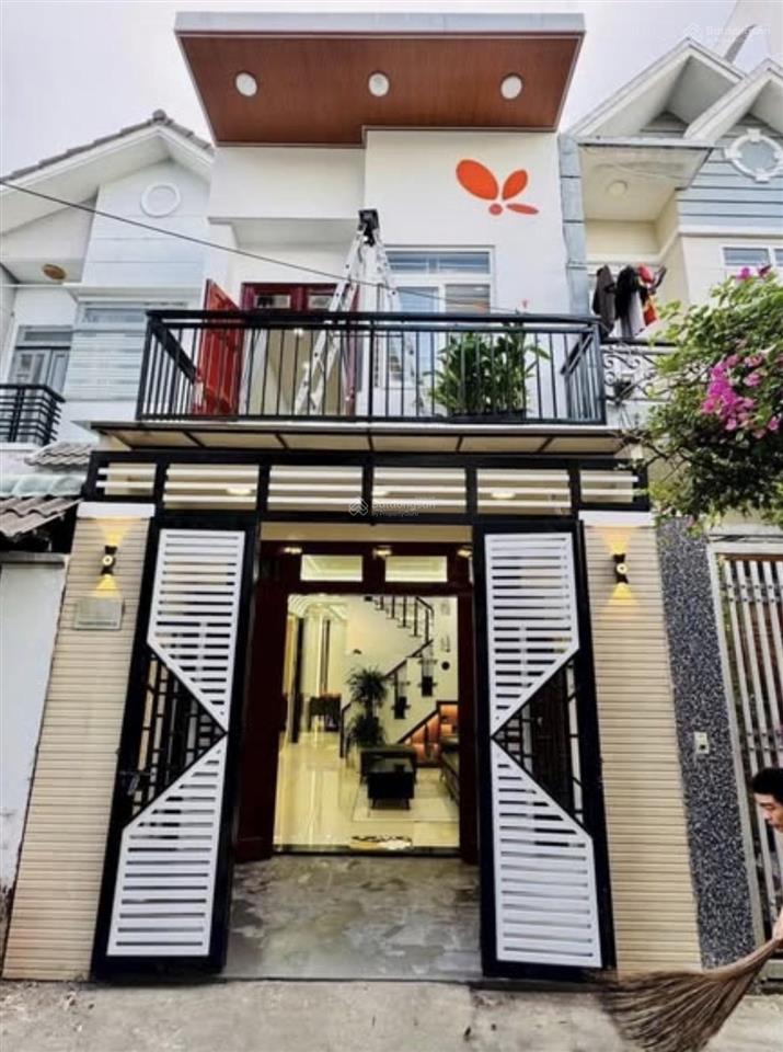 Coi chừng gọi trễ không còn nhà lãnh binh thăng, quận 11, 52m2 có sân để xe trước nhà