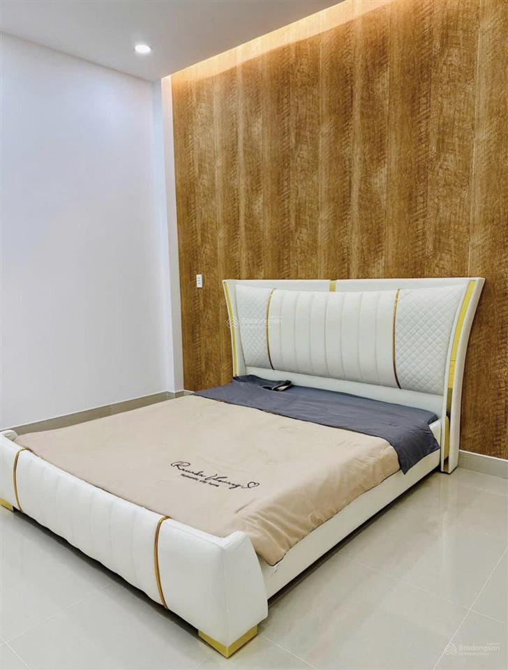 Coi chừng gọi trễ không còn nhà lãnh binh thăng, quận 11, 52m2 có sân để xe trước nhà