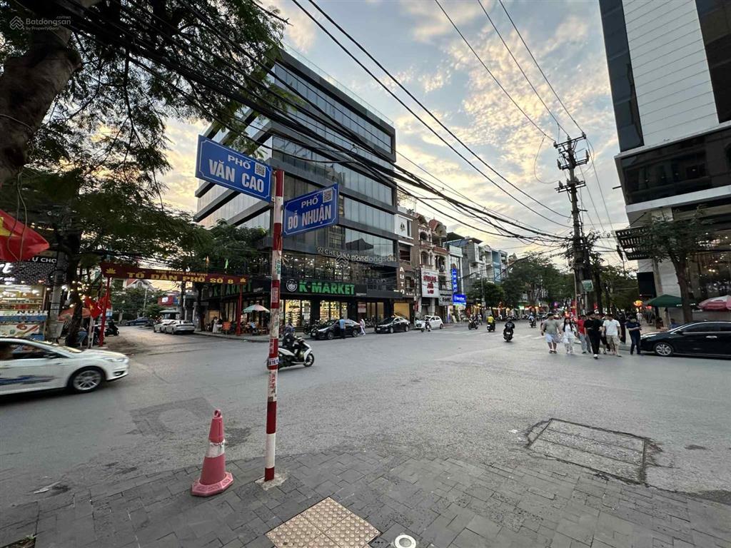 Siêu phẩm mặt tiền phố văn cao  180m2  ngang 9m  46.5 tỷ