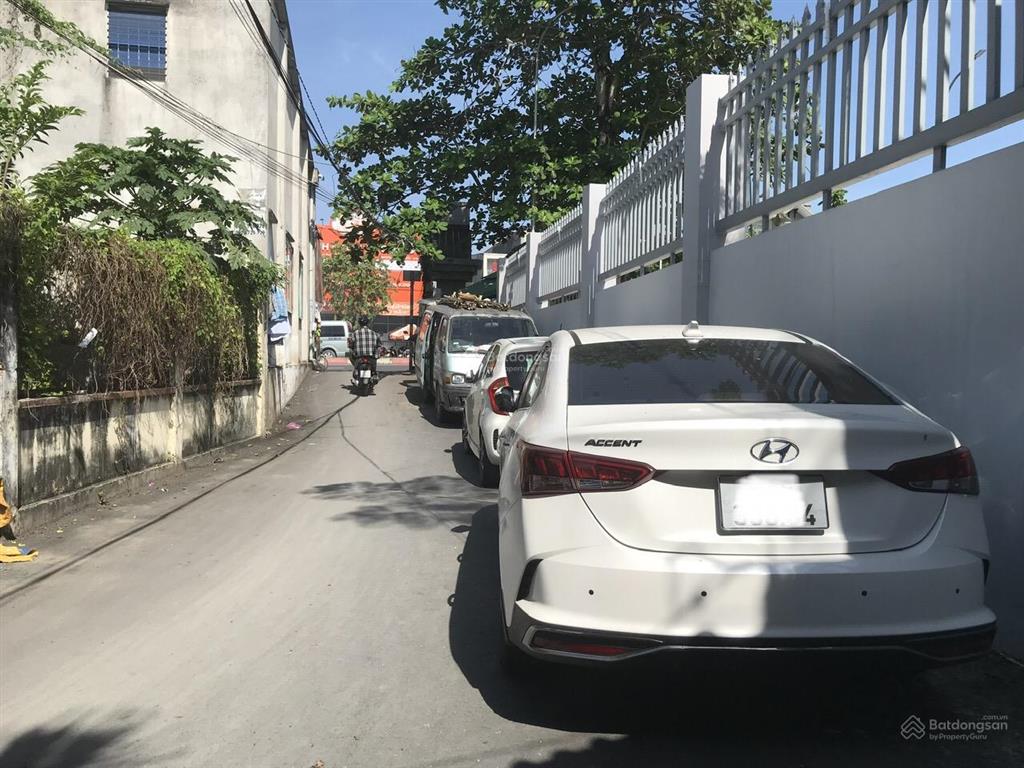 Bán nhà, lê văn việt, 70m2, 3 tầng, 6.2 tỷ.