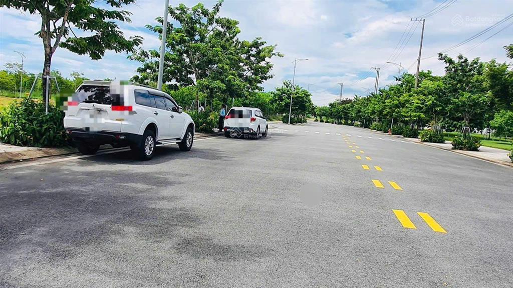 Lô đất đối diện công viên khu dịch vụ hỗn hợp vsip quảng ngãi ,diện tích 154m2 giá chỉ 8,2 triệu/m2