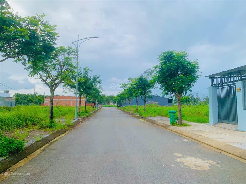 Bán đất nền vsip quảng ngãi vị trí bên cạnh công viên siêu đẹp, dt 132m2 giá 10,4 triệu / m2