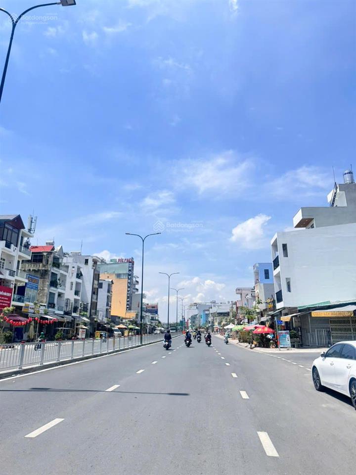 Bán đất mặt tiền 496 dương quản hàm .phường 6.diện tích(18mx34m)600m2 giá72 tỷ tl