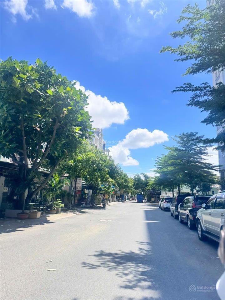 Bán đất mặt tiền 496 dương quản hàm .phường 6.diện tích(18mx34m)600m2 giá72 tỷ tl