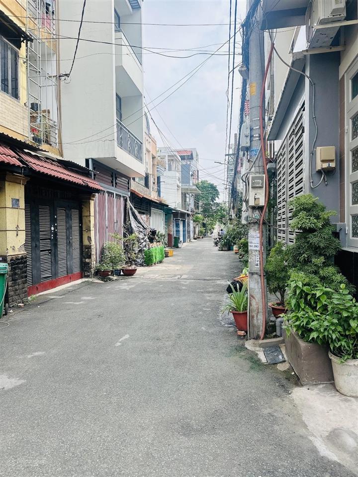 Gấp! bán nhà đẹp hẻm ô tô thông3 tầng55m2ngang 5.5m gần aeon mall tân phú chỉ nhỉnh 6 tỷ