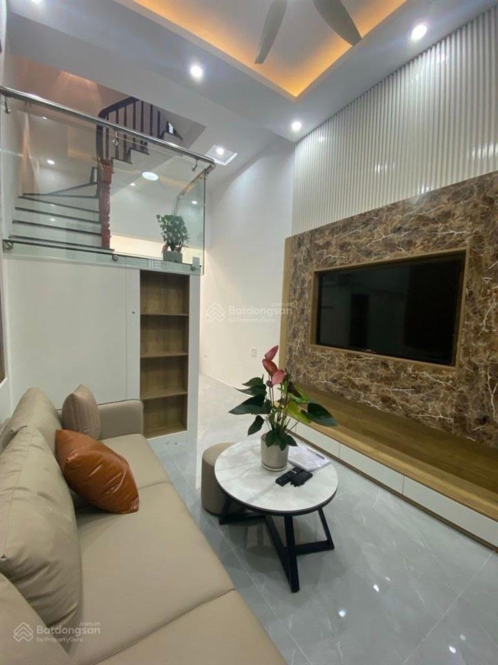 Nhà tam trinh đẹp 5 tầng, 40m2  7,2 tỷ  vài bước ra ô tô tránh.