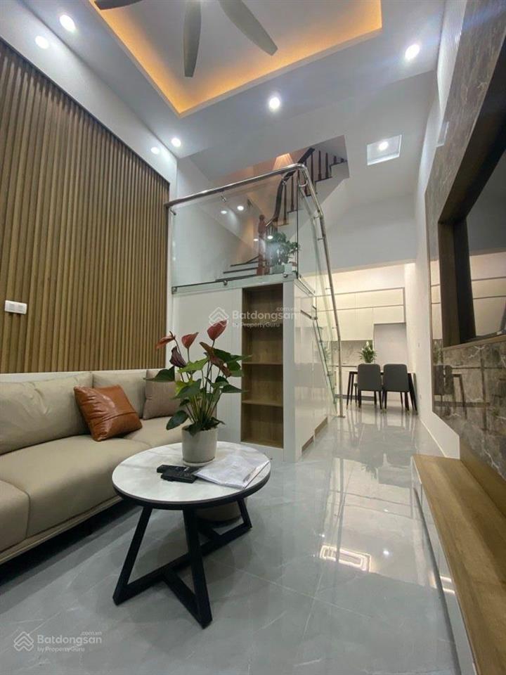 Nhà tam trinh đẹp 5 tầng, 40m2  7,2 tỷ  vài bước ra ô tô tránh.