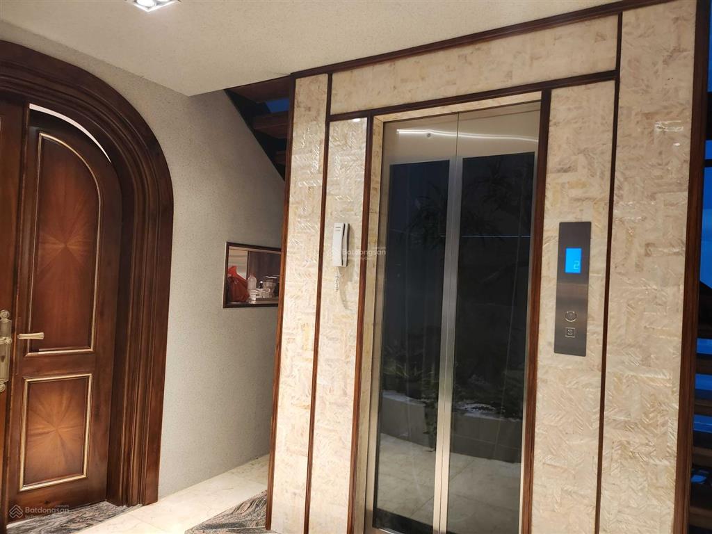 Bán biệt thự mặt đường nguyễn gia thiều, hoàn kiếm diện tích 510 m2, mt 18m, thang máy, nt luxury