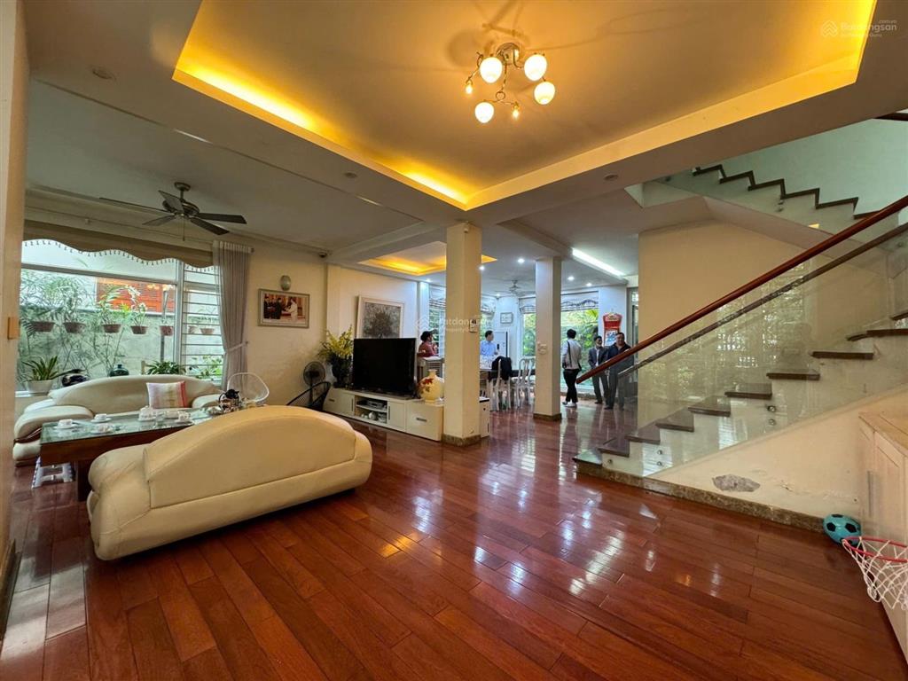 Bán biệt thự siêu vip khu nhà ở quốc hội, 180m2, 4 tầng, mt 10m. vừa ở vừa kinh doanh vp, thẩm mỹ