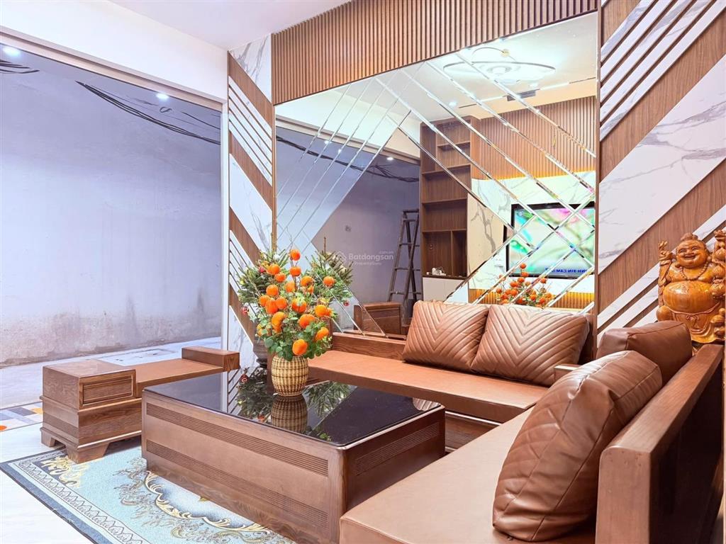 Nhà đẹp xuân thuỷ  cầu giấy 30m5t 3pn đủ công năng  full nt khách mua về ở ngay