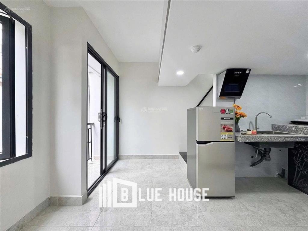 1 trệt 1 lầu full nội thất  bancol  gần đại học văn hiến  ở liền