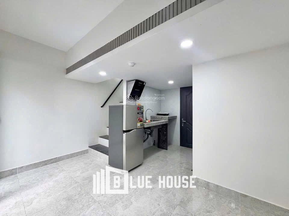 1 trệt 1 lầu full nội thất  bancol  gần đại học văn hiến  ở liền