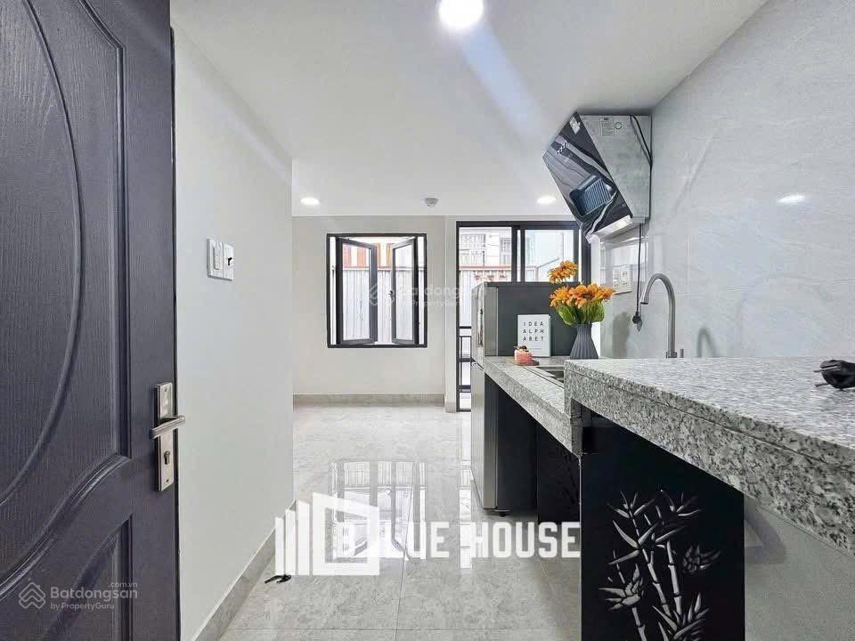 1 trệt 1 lầu full nội thất  bancol  gần đại học văn hiến  ở liền