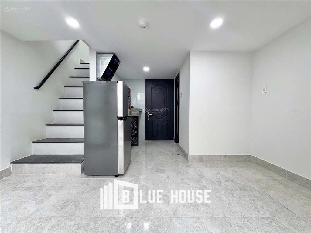 1 trệt 1 lầu full nội thất  bancol  gần đại học văn hiến  ở liền