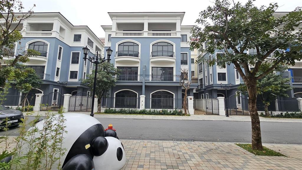 Đầu tư biệt thự song lập  160m2 san hô 8  vocp2 gần công viên biển hồ chỉ với giá 25.1 tỷ