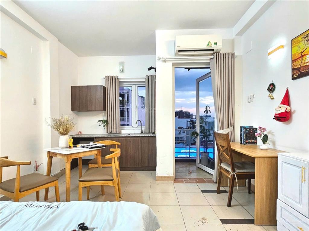 Studio ban công  máy giặt riêng  sát chợ bà chiểu, giáp phú nhuận