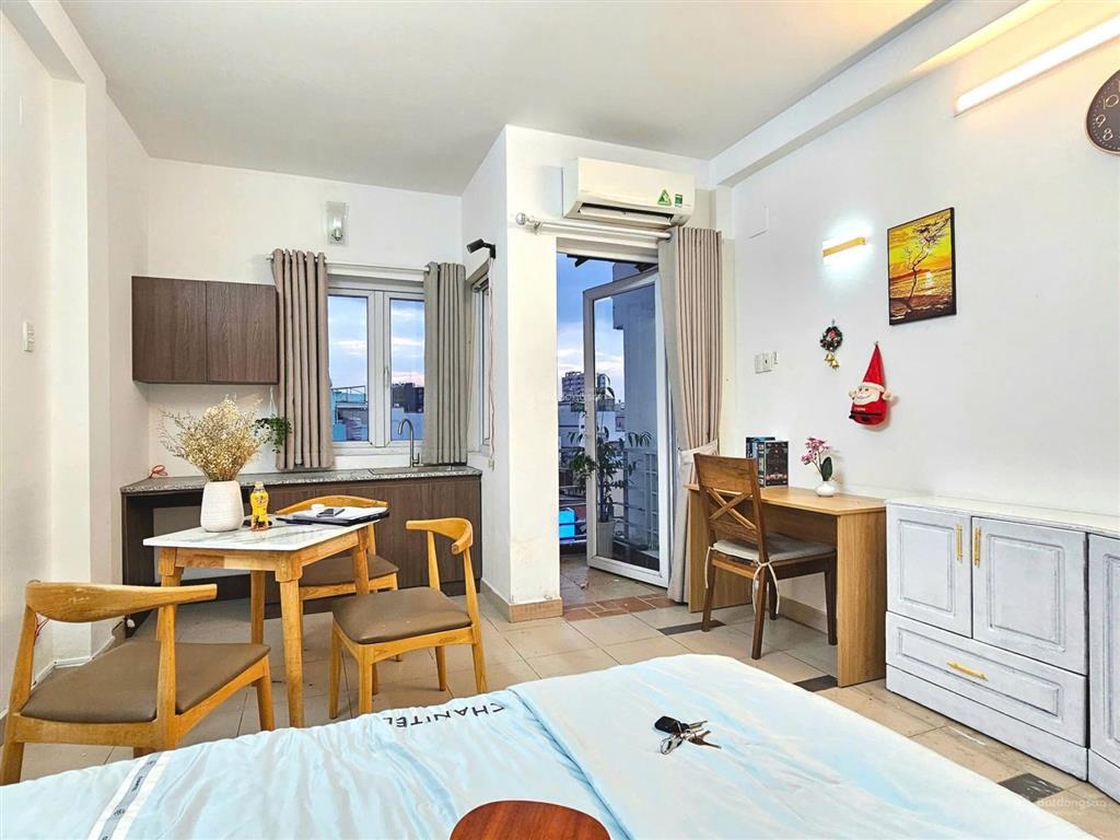 Studio ban công  máy giặt riêng  sát chợ bà chiểu, giáp phú nhuận