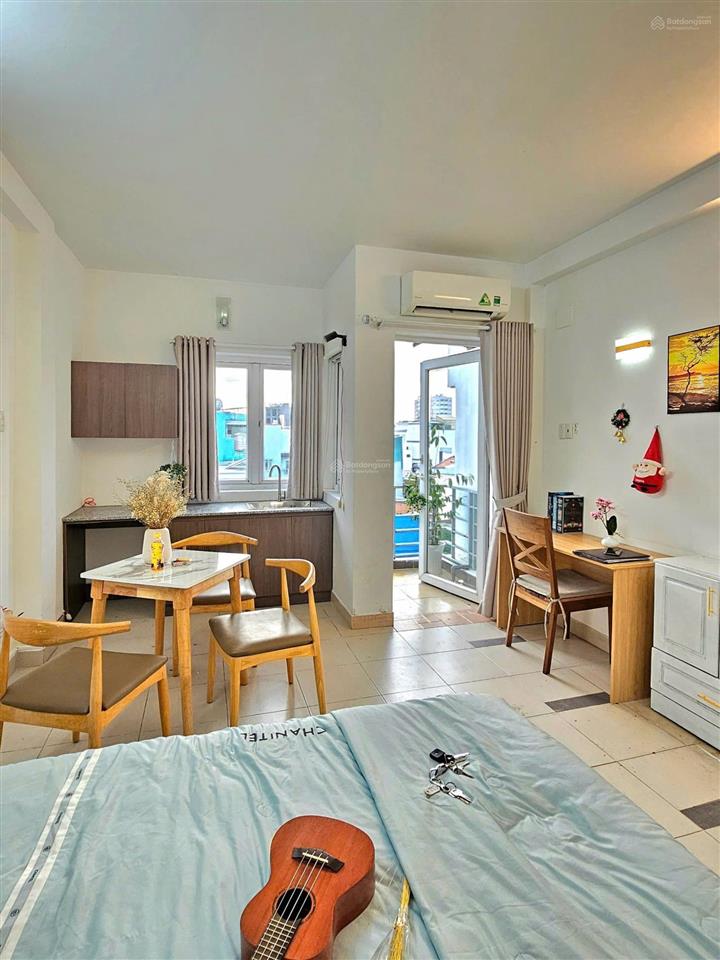 Studio ban công  máy giặt riêng  sát chợ bà chiểu, giáp phú nhuận