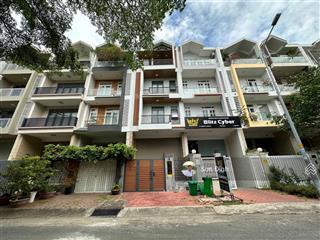 Cho thuê nhà nguyên căn 5x20m kdc him lam quận 7  có thang máy giá 42tr/tháng  0901 424 ***