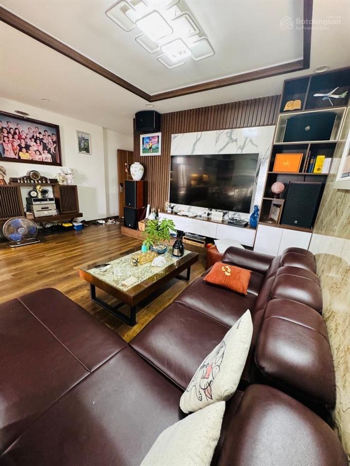 Bán tập thể phố trần hưng đạo 3 ngủ ở ngay ô tô đỗ gần nhà hơn 4 đồng 1 tý