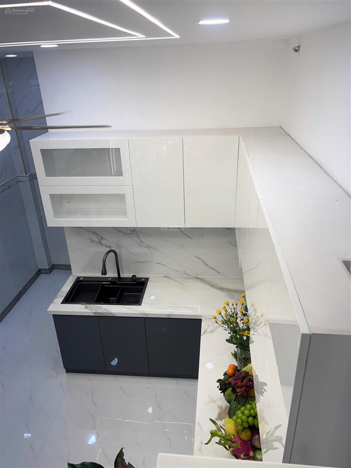 Bán nhà mặt tiền kinh doanh trung tâm gò vấp dtsd 120m2 giáp tân bình pn kế emart có dòng tiền