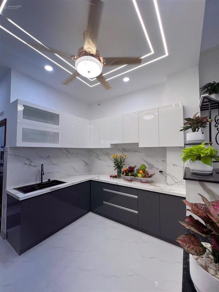 Bán nhà mặt tiền kinh doanh trung tâm gò vấp dtsd 120m2 giáp tân bình pn kế emart có dòng tiền