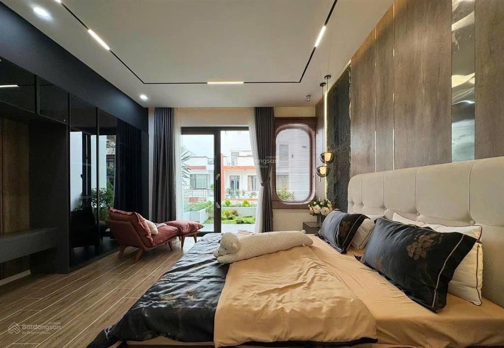 Nhà 3 tầng hẻm ô tô cách phạm văn đồng 150m diện tích 75m2 dòng tiền 18tr/tháng