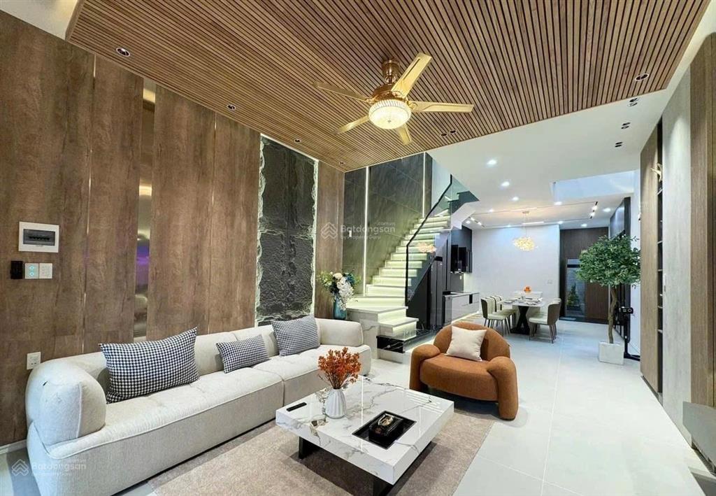 Nhà 3 tầng hẻm ô tô cách phạm văn đồng 150m diện tích 75m2 dòng tiền 18tr/tháng