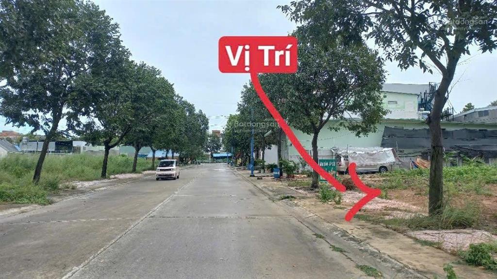 Tôi chính chủ bán lô đất 150m2 shr nằm ngay trục dk12 ra mỹ phước tân vạn chỉ 100m dân cư đông đúc