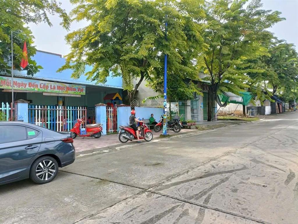 Bán lô đất nằm mặt đường dj 10 thới hoà tp hcm liền kề trục mỹ phước tân vạn dt 150m2 dân cư đông