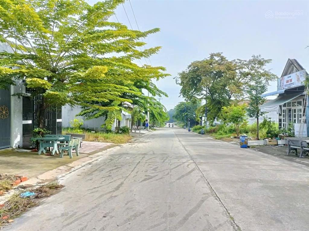 Bán lô đất nằm mặt đường dj 10 thới hoà tp hcm liền kề trục mỹ phước tân vạn dt 150m2 dân cư đông