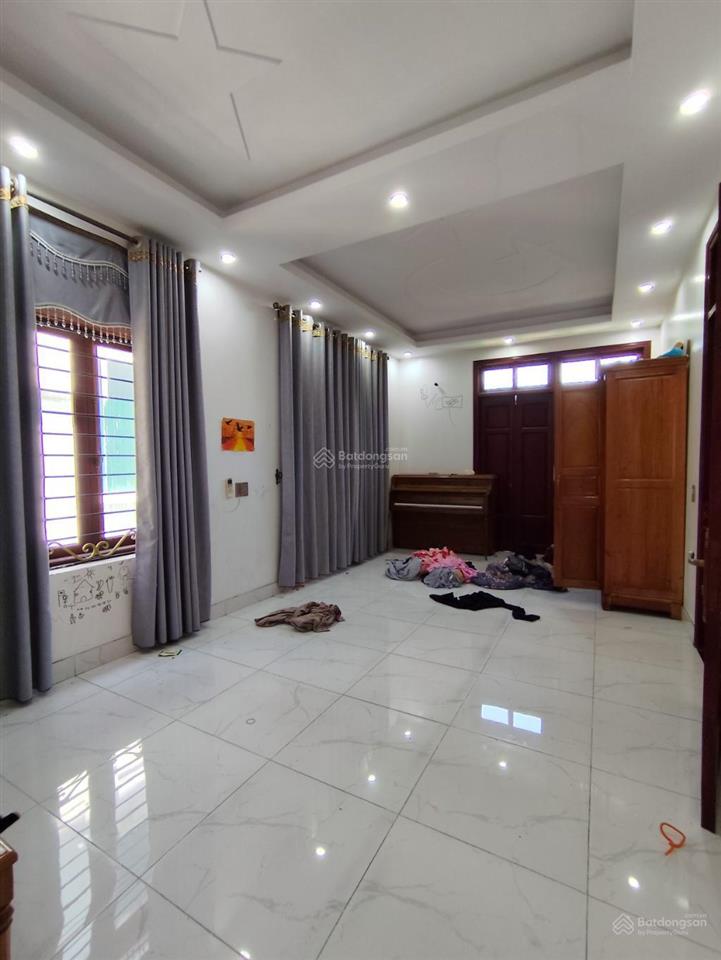 Bán căn biệt thự sân vườn hoàn sơn tiên du bắc ninh 230m2 mặt tiền 20m 4 tầng 6 phòng ngủ ôtô trán