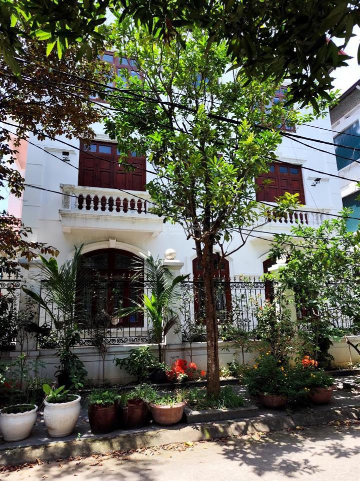 Bán căn biệt thự sân vườn hoàn sơn tiên du bắc ninh 230m2 mặt tiền 20m 4 tầng 6 phòng ngủ ôtô trán