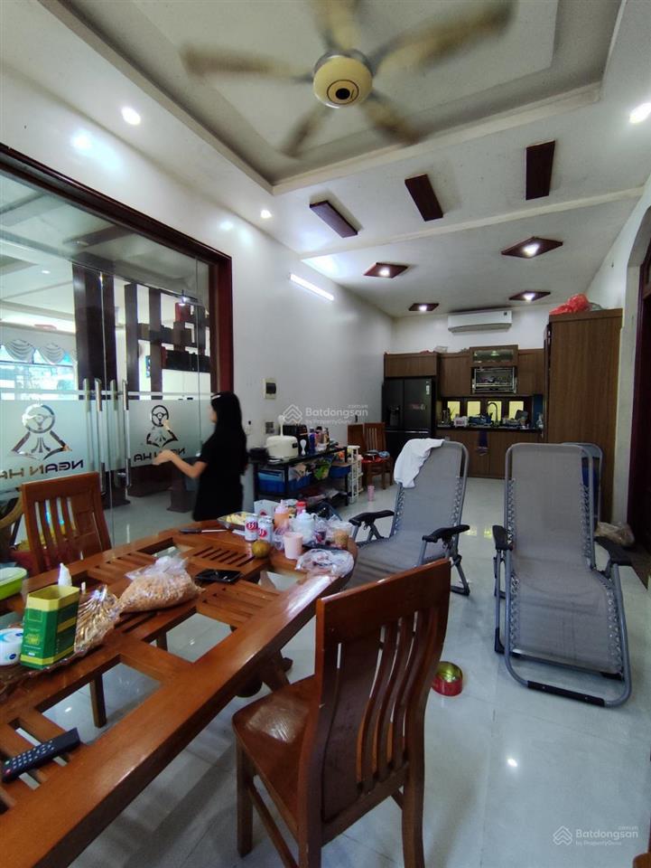 Bán căn biệt thự sân vườn hoàn sơn tiên du bắc ninh 230m2 mặt tiền 20m 4 tầng 6 phòng ngủ ôtô trán