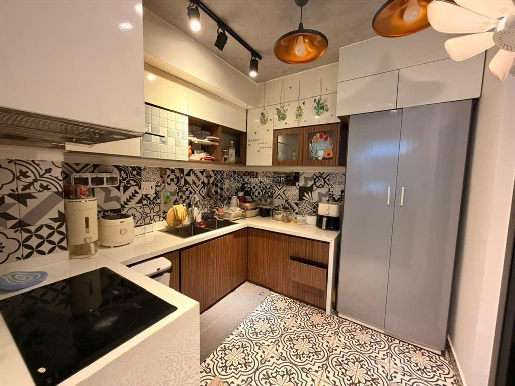 Cho thuê nhà nguyên căn hẻm xe tải tl8, q12 (giáp gò vấp)  3 lầu