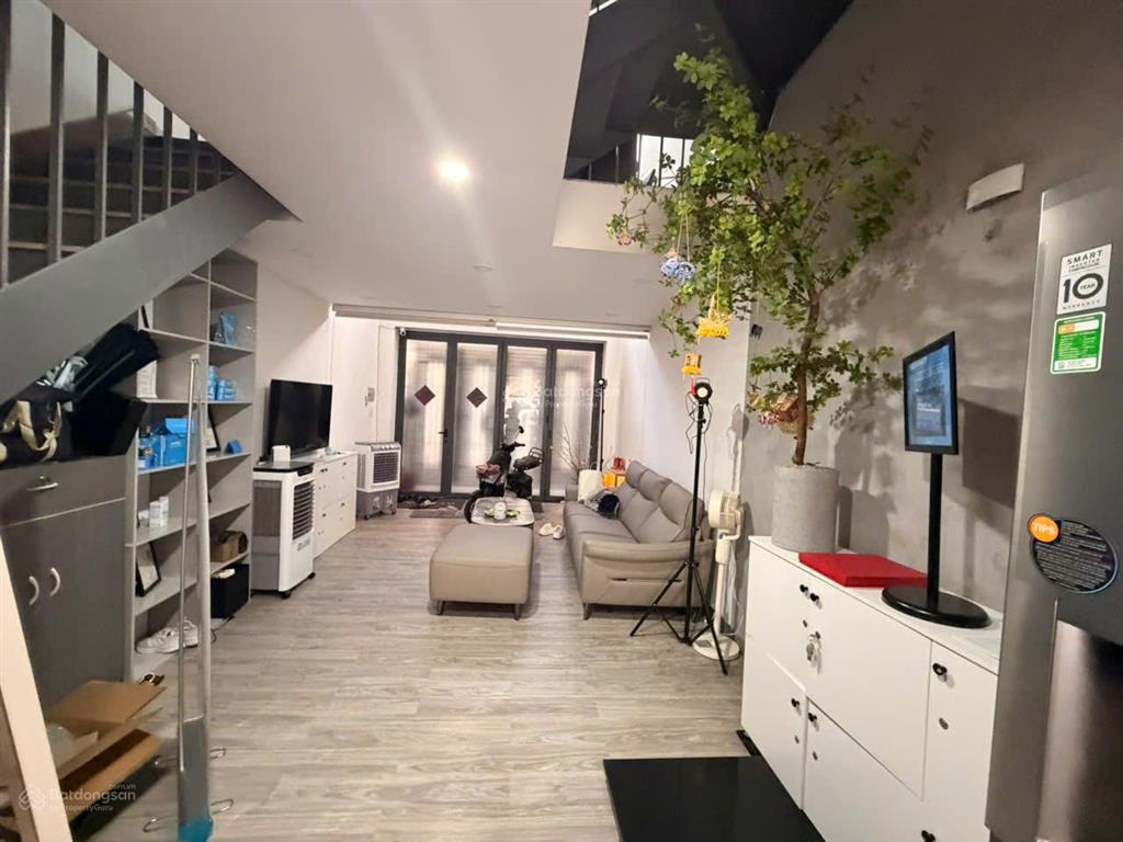 Cho thuê nhà nguyên căn hẻm xe tải tl8, q12 (giáp gò vấp)  3 lầu